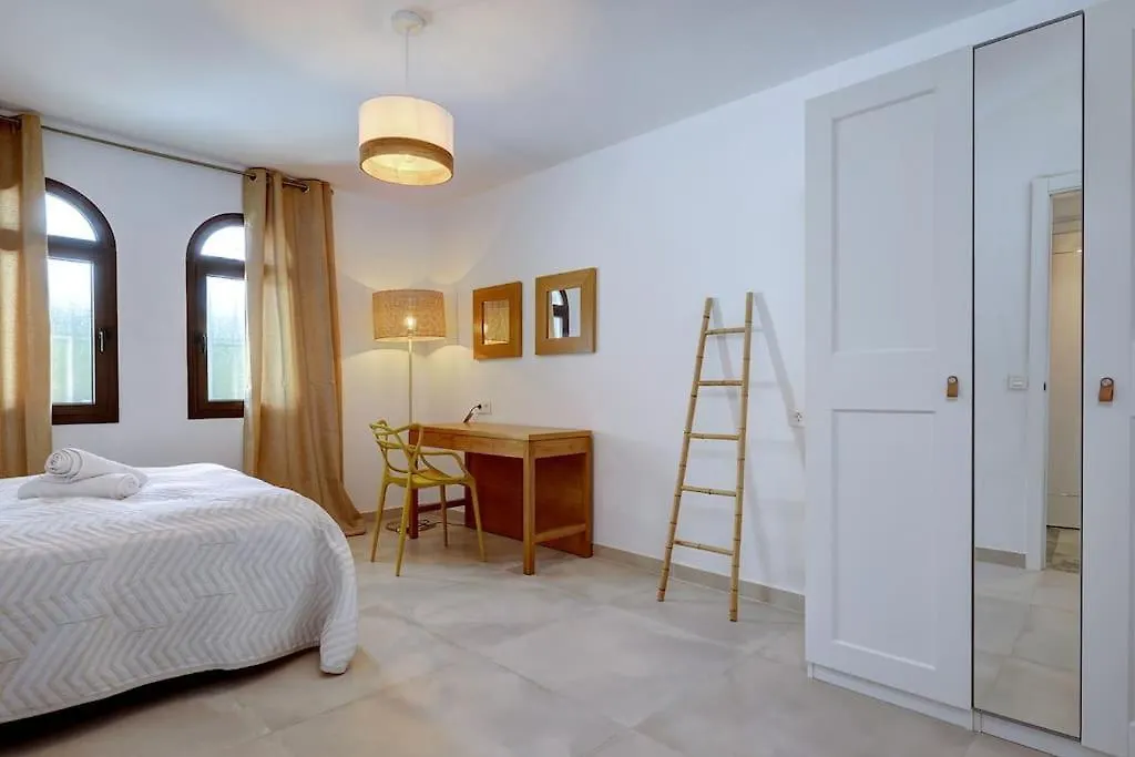 4 Bedroom Townhouse 200 Meters From The Beach! Estepona 0*,  Spain