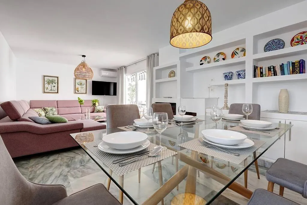 公寓 4 Bedroom Townhouse 200 Meters From The Beach! 埃斯特波纳