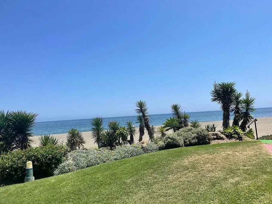 4 Bedroom Townhouse 200 Meters From The Beach! 埃斯特波纳 公寓