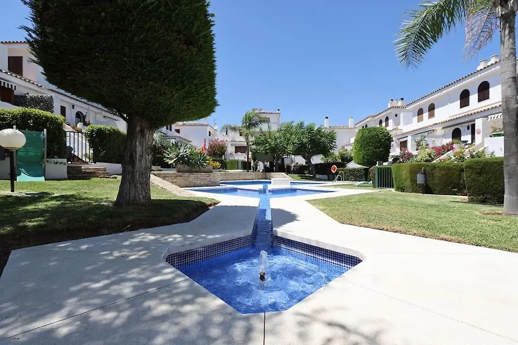 公寓 4 Bedroom Townhouse 200 Meters From The Beach! 埃斯特波纳 西班牙