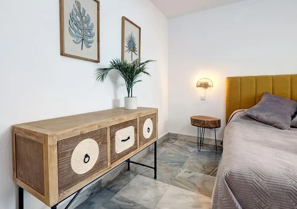 公寓 4 Bedroom Townhouse 200 Meters From The Beach! 埃斯特波纳 西班牙