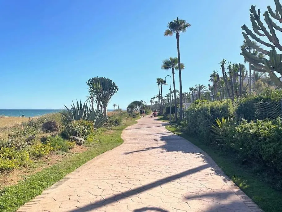 4 Bedroom Townhouse 200 Meters From The Beach! 埃斯特波纳 0*,  西班牙