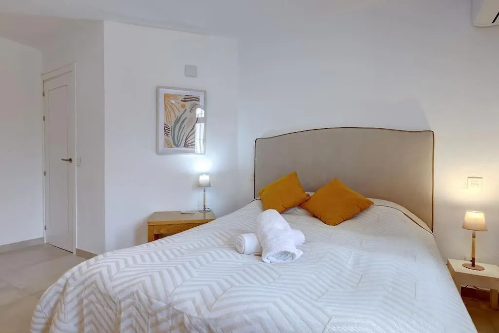 4 Bedroom Townhouse 200 Meters From The Beach! 埃斯特波纳 0*,