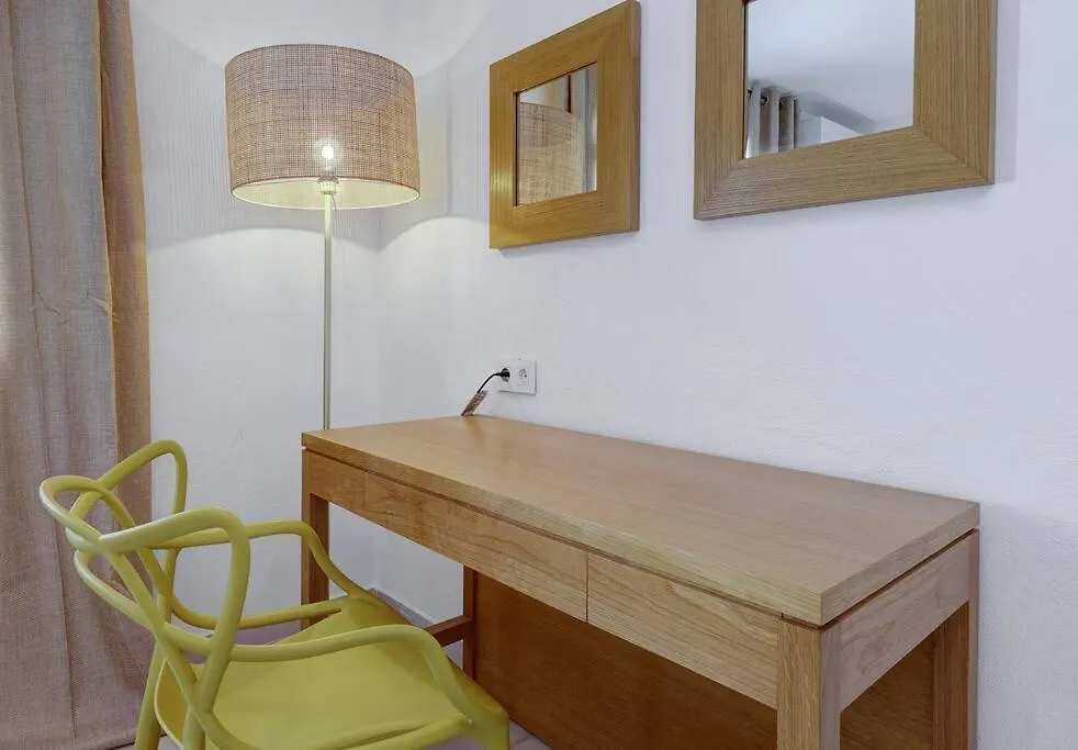 公寓 4 Bedroom Townhouse 200 Meters From The Beach! 埃斯特波纳 西班牙