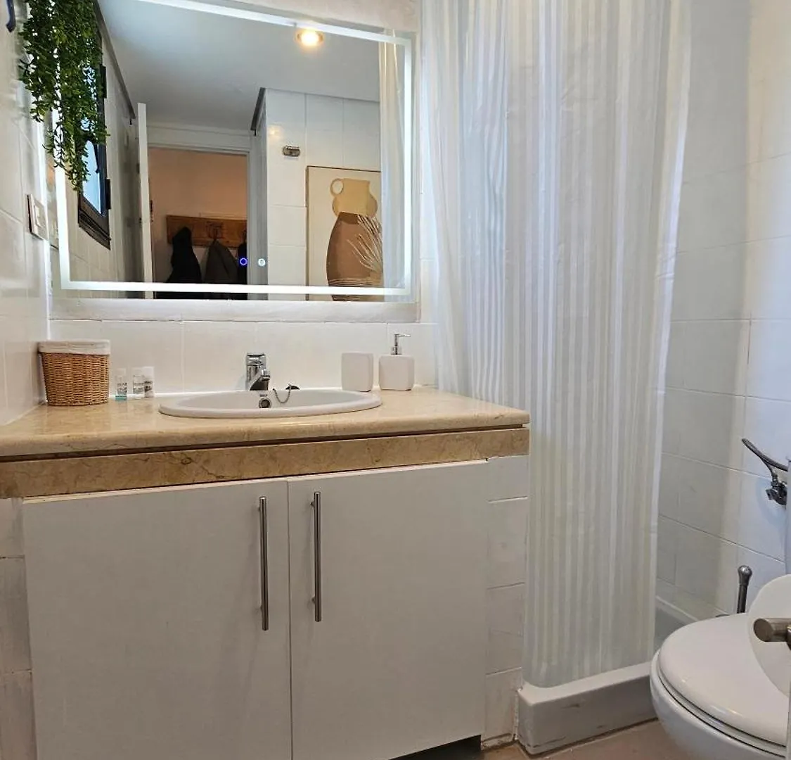 4 Bedroom Townhouse 200 Meters From The Beach! 埃斯特波纳