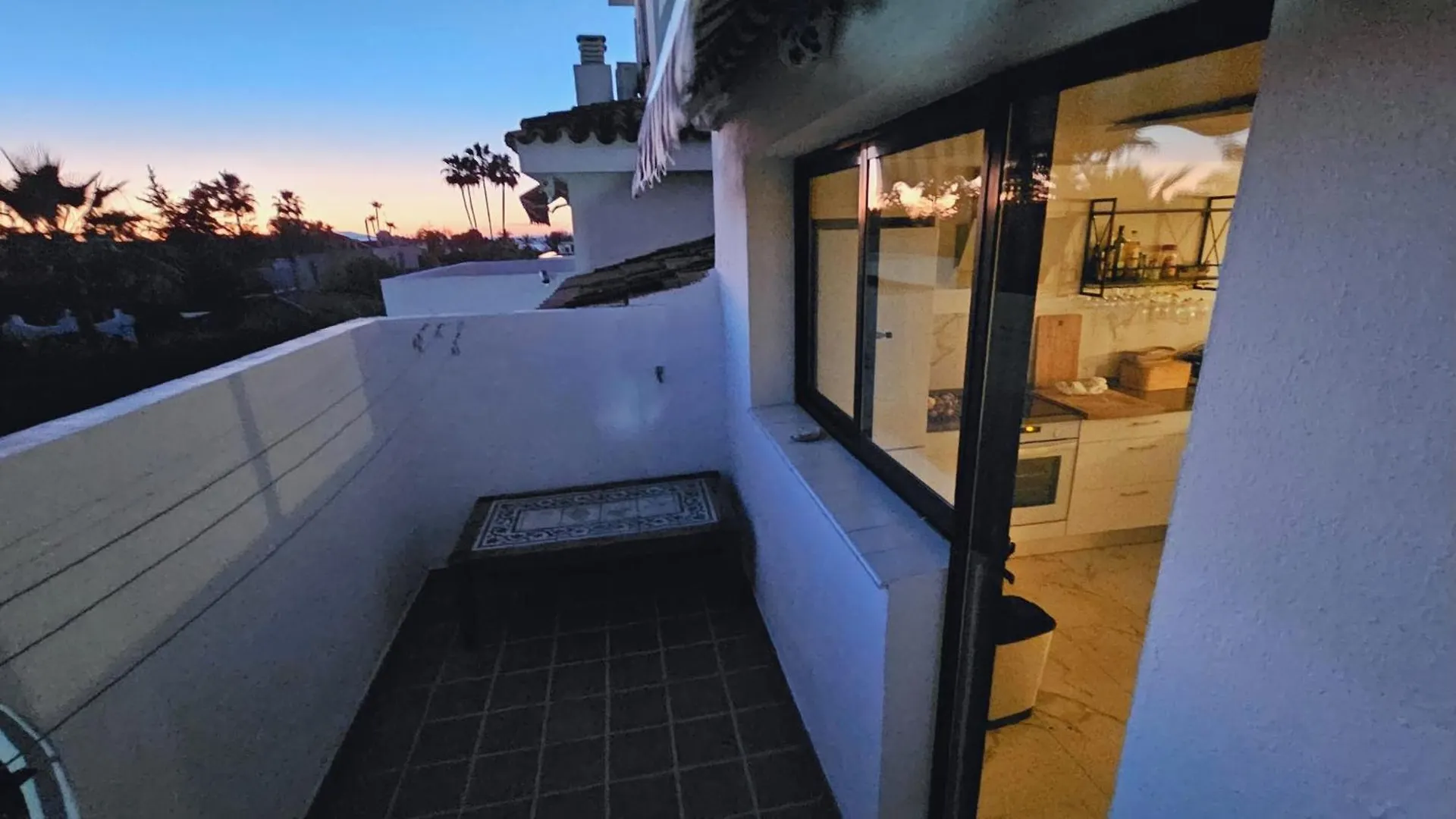 4 Bedroom Townhouse 200 Meters From The Beach! 埃斯特波纳 0*,  西班牙