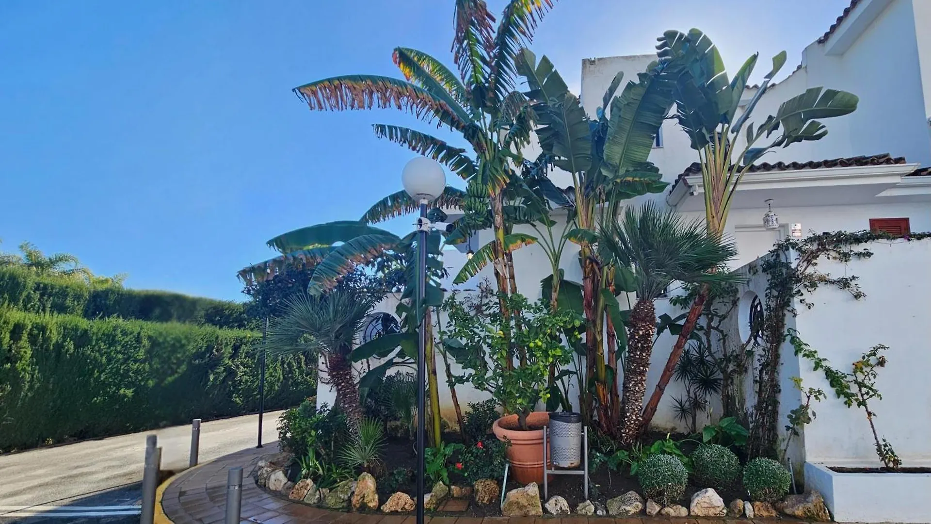 4 Bedroom Townhouse 200 Meters From The Beach! 埃斯特波纳 公寓