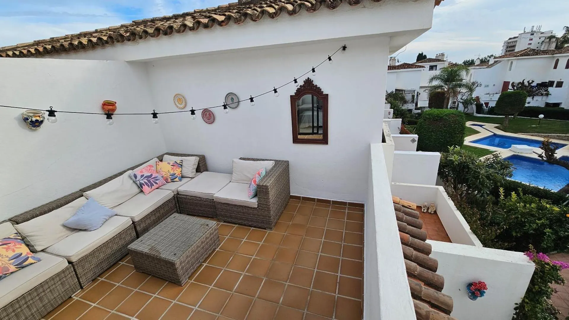 4 Bedroom Townhouse 200 Meters From The Beach! 埃斯特波纳 西班牙